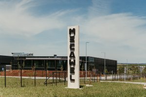 CHANGE OF THE REGISTERED OFFICE OF MECAWEL